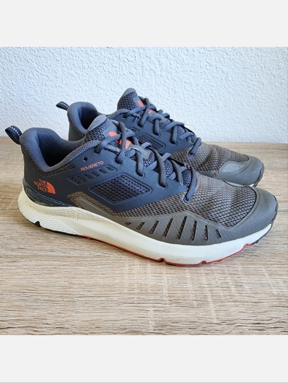 THE NORTH FACE Men's ROVERETO Lace Up Hiking Sneaker Trail Shoe 10